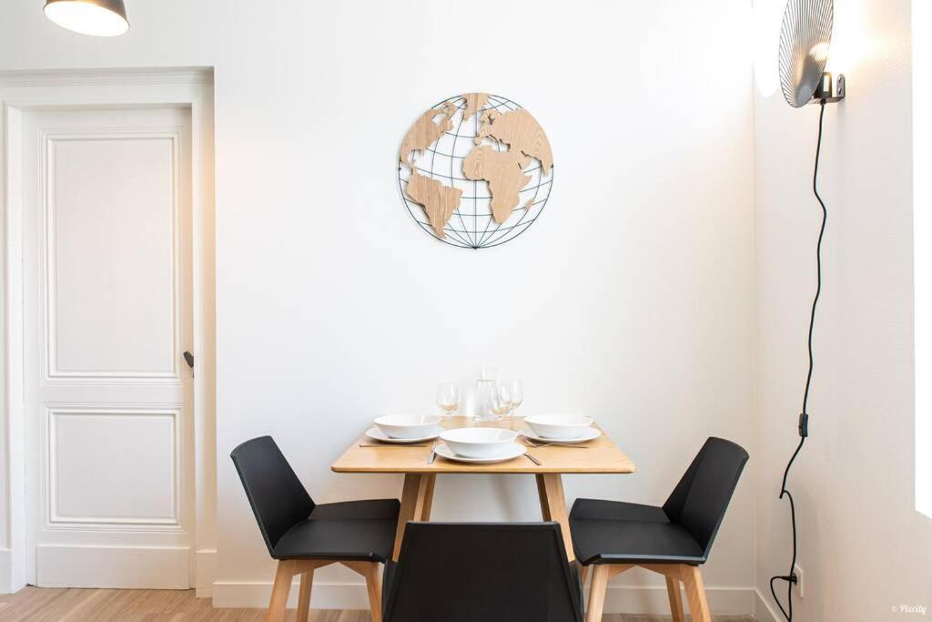 Le Dandy - T2 Centre Historique Apartment อาฌ็อง ภายนอก รูปภาพ